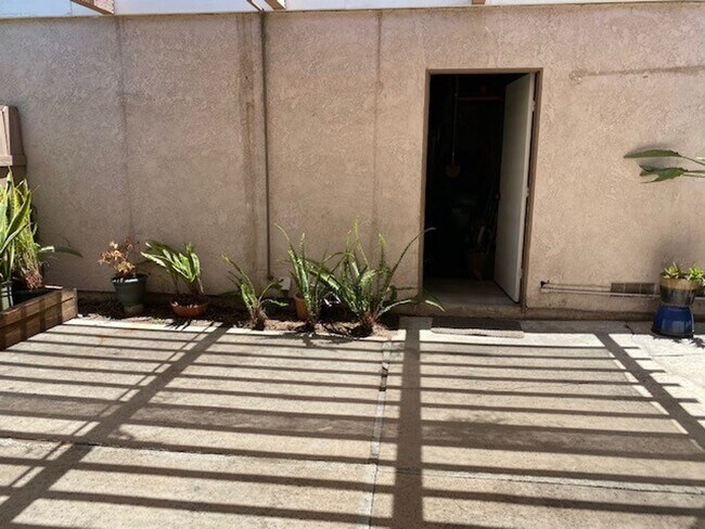 Building Photo - **Coming Soon** Modern Irvine Townhome in ...