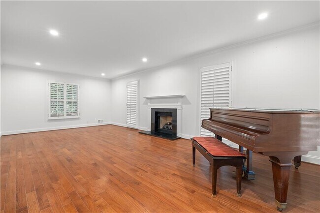 Building Photo - 78 Pheasant Dr SE