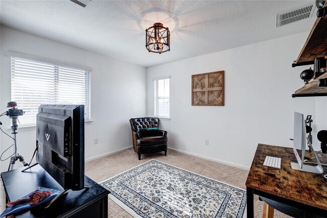 Building Photo - 5901 Scenic Lake Dr