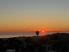 Building Photo - 1060 Calle Del Cerro