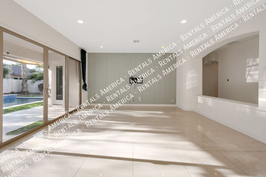 Building Photo - 4093 E Woodside Way