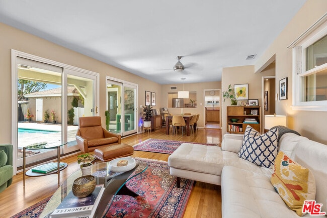 Building Photo - 4643 Nagle Ave