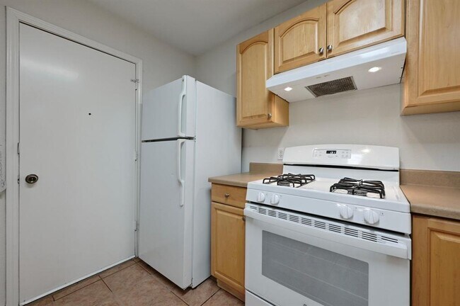 Building Photo - 9711 Curlew Dr