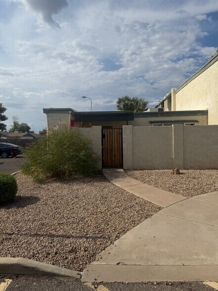 Building Photo - 9017 N 52nd Ave