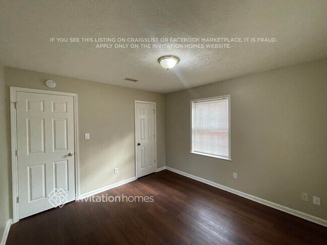 Building Photo - 1234 Woodland Ct SE