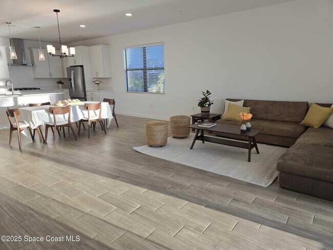 Building Photo - 3055 Dampier Dr