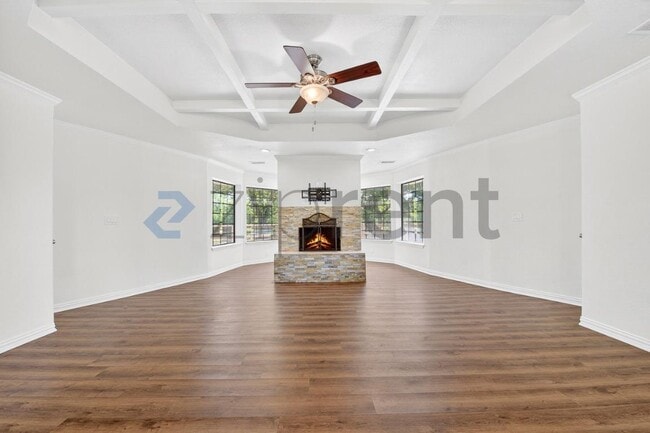 Building Photo - 3901 High Rd