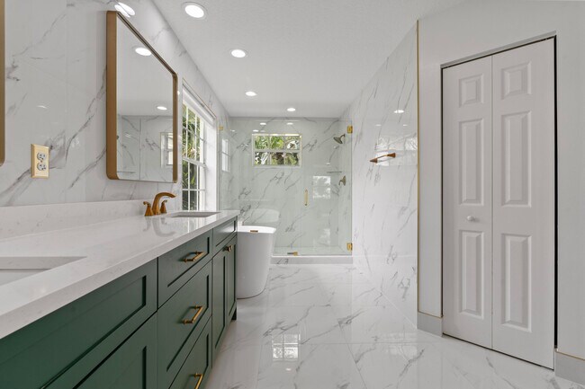 Building Photo - 2253 Balsan Way