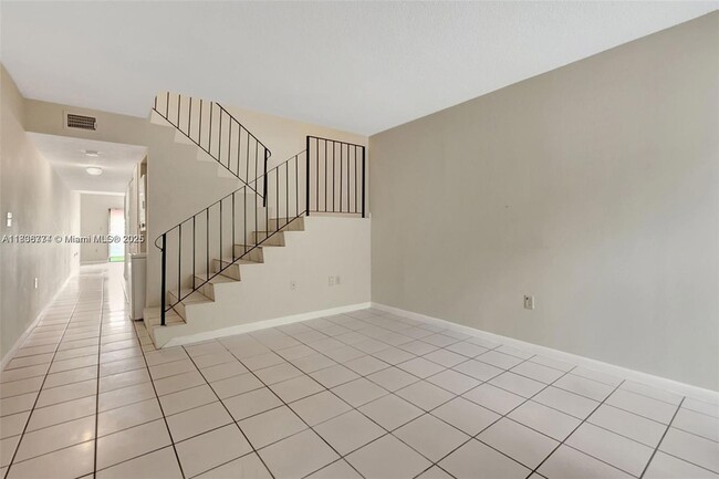 Building Photo - 1604 NE 151st St