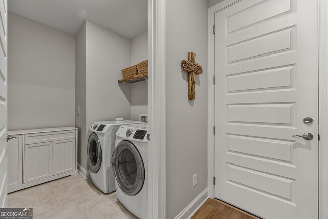 Building Photo - 1140 Providence Loop