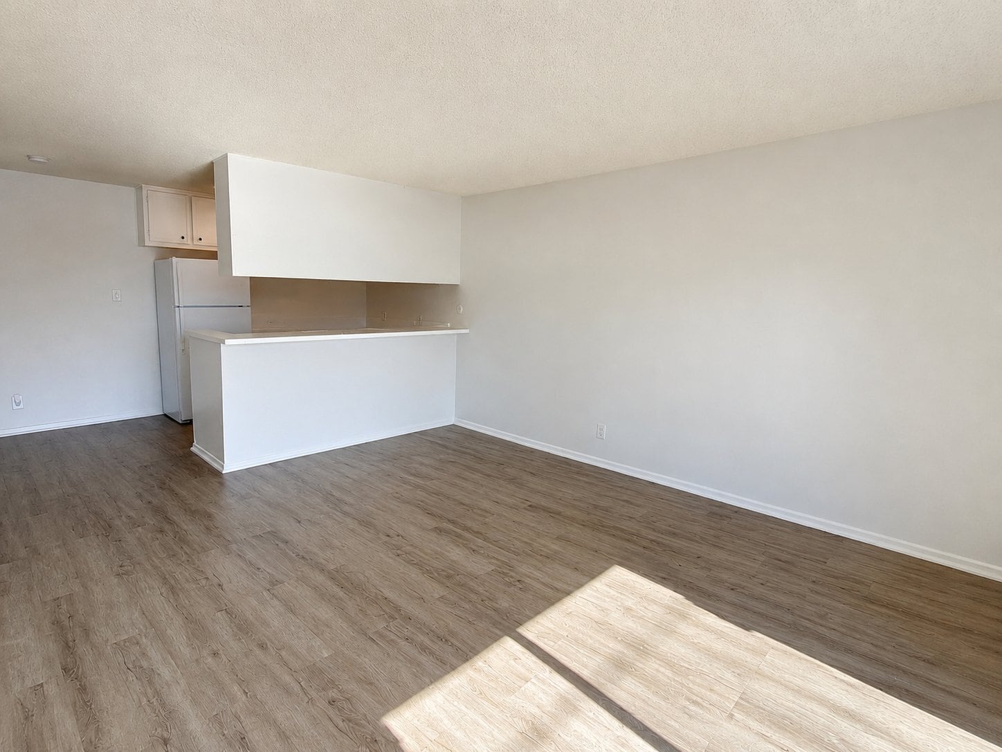 Building Photo - 509 N Berendo St