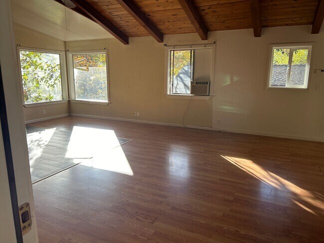 Building Photo - 18728 Three Homes Rd