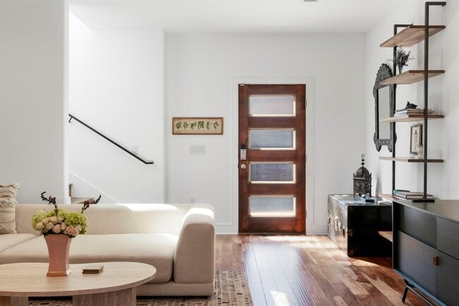 Building Photo - 1148 Webberville Rd