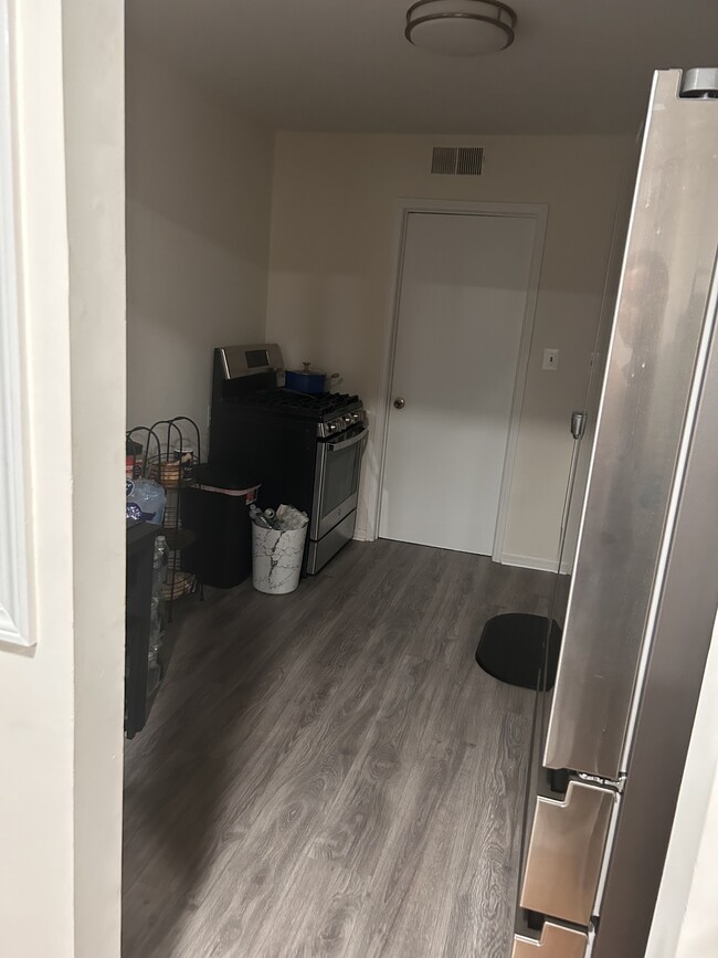 Building Photo - 1720 Browning St