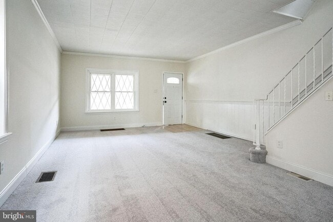 Building Photo - Cute 3 bedroom home