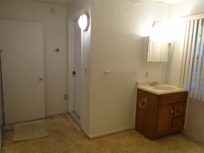 Building Photo - 21946 Cellini Ave