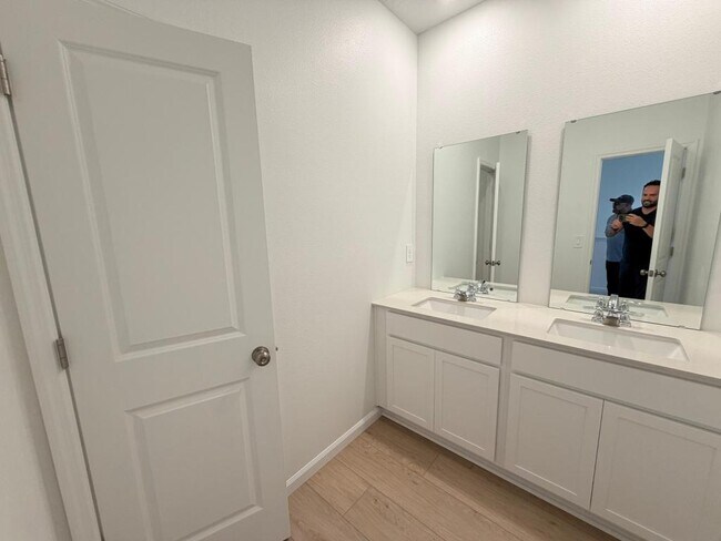 Building Photo - 5151 Loyalty Dr