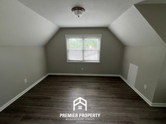 Building Photo - Spacious 4BR/2BA Home in 38118 | Hardwood Floors & Large Fenced Backyard