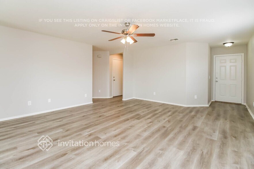 Building Photo - 2253 E Meadow Mist Ln