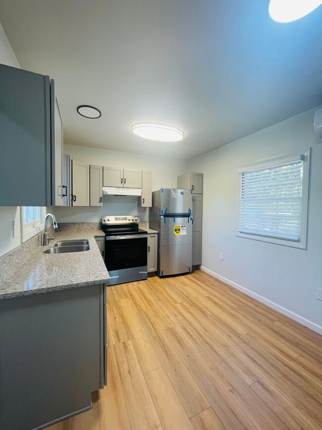 Building Photo - Peaceful 3-bedroom, 2-bathroom single story home nestled amongst the Orange Groves of Fillmore