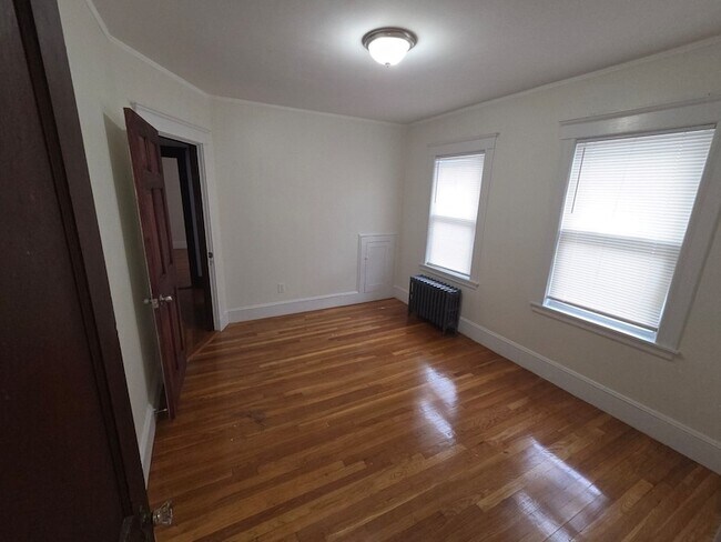 Building Photo - 32 Boutwell St