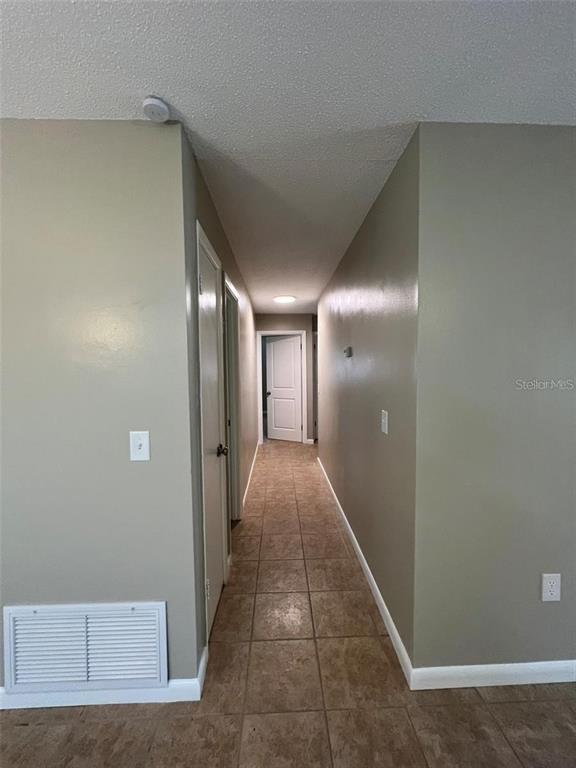 Building Photo - 3013 NE 25th Ct