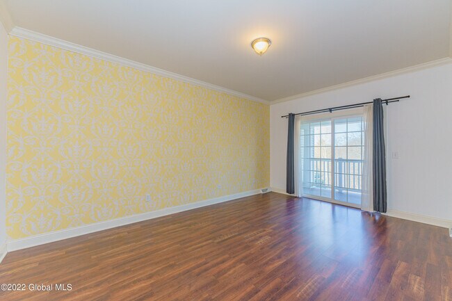 Building Photo - 502 Valley Pointe Dr