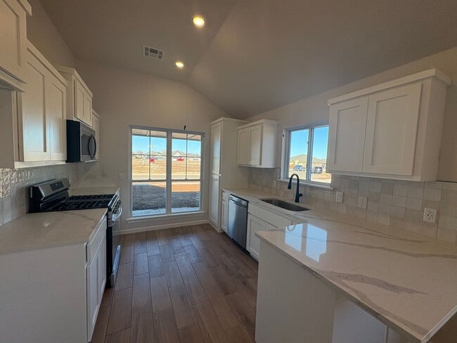 Building Photo - New Home!