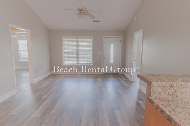 Building Photo - 204 Macarthur Dr