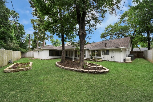 Building Photo - 25511 Many Oak Dr