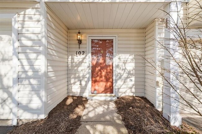 Building Photo - 102 Westbrooke Ln