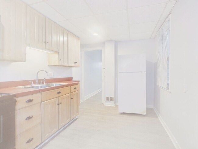 Building Photo - 2 Bedroom Single Family on Penn with Bonus Room