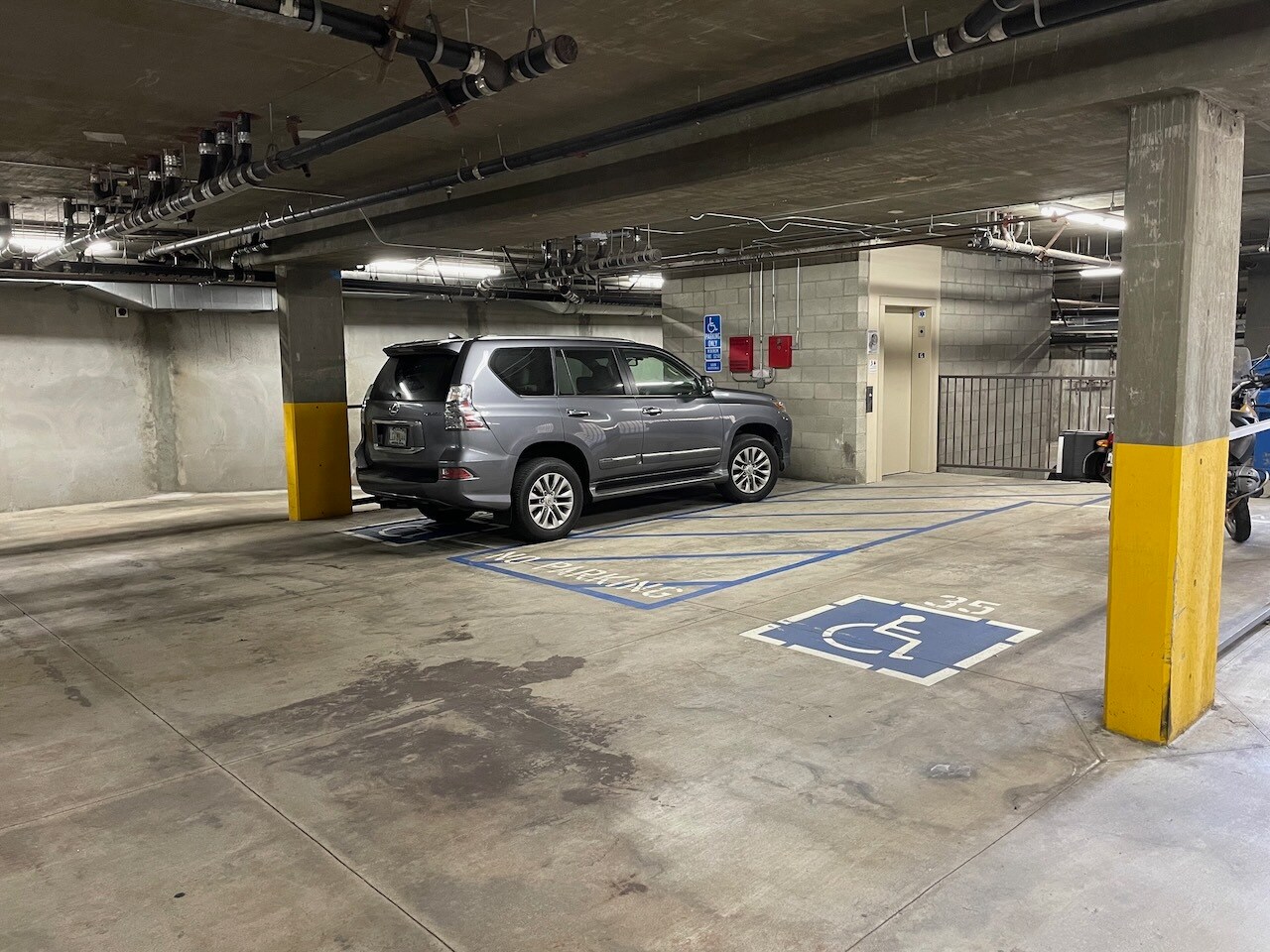 HOLT PARKING - 1537 S Holt Ave