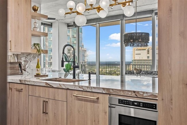 Building Photo - 777 N Ashley Dr