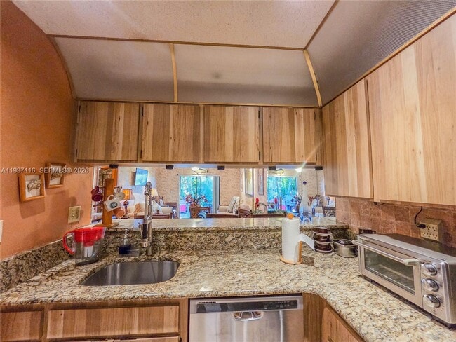 Building Photo - 8044 NW 41 Ct