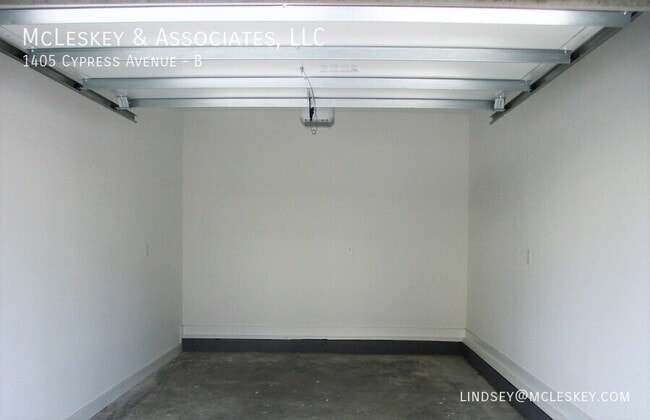 Building Photo - 1405 Cypress Ave