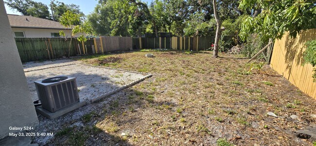 Building Photo - 1505 18th Ave Dr W