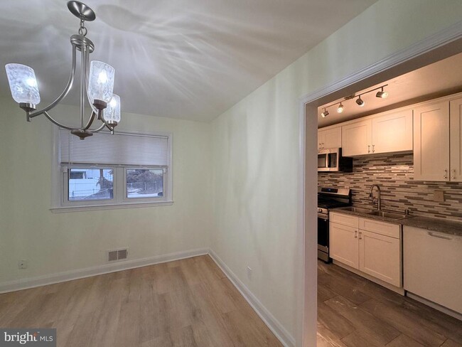 Building Photo - 1262 Halstead Rd