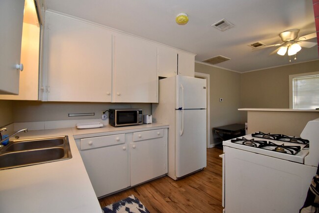 Building Photo - 209/211 W Virginia Ave. Duplex