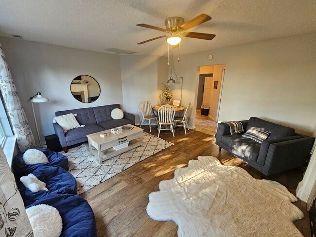 Building Photo - 104 Timberwood Ln