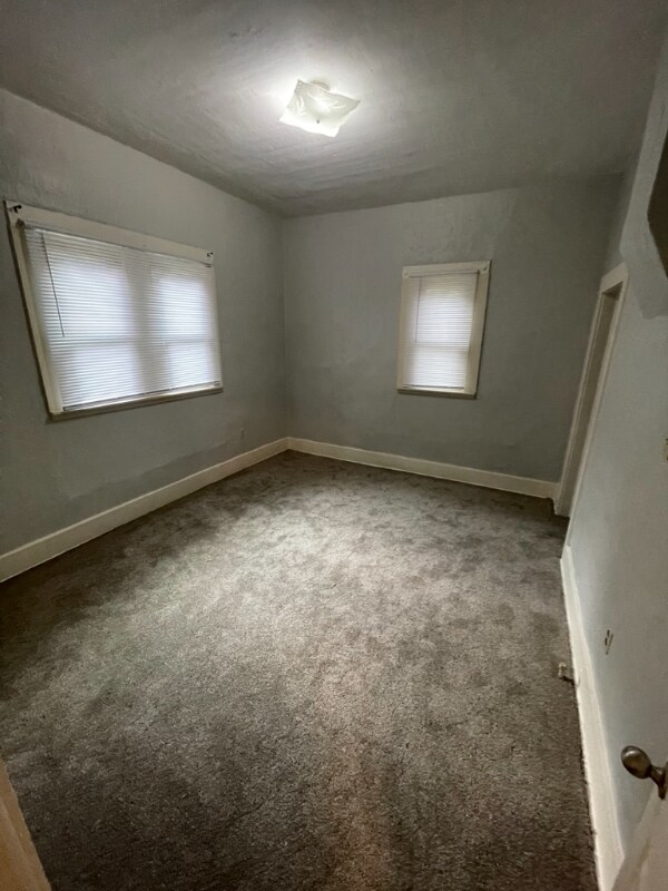 Building Photo - 326 N Volutsia