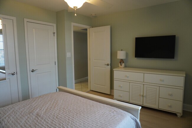 Building Photo - 9211 Atlantic Ave