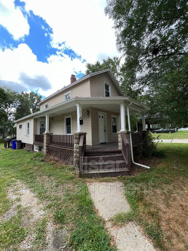 Primary Photo - 825 W Highland Ave