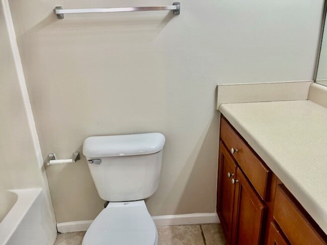 Building Photo - Brookstone Dr #1 &amp; #3