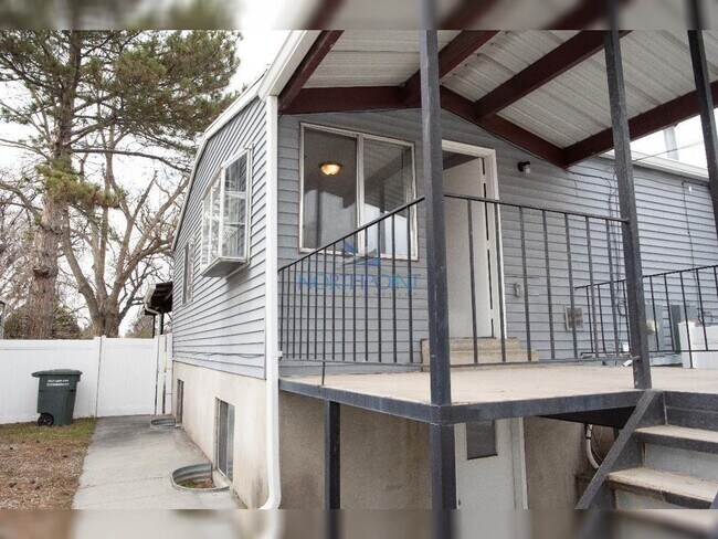 Building Photo - 2BR/1.5BA | Newly Renovated House Duplex | Private Backyard |  In International Peace Garden!