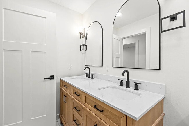 Building Photo - Earn Wealth While Leasing - Like a Homeowner - Lease to Own