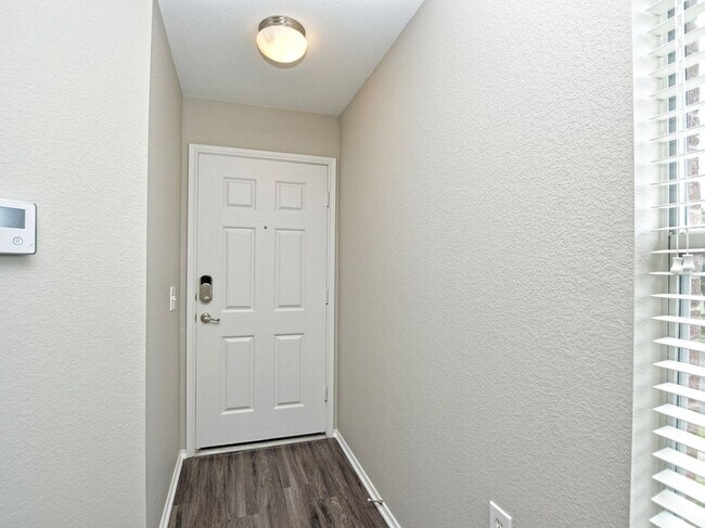 Building Photo - 9025 China Rose Dr