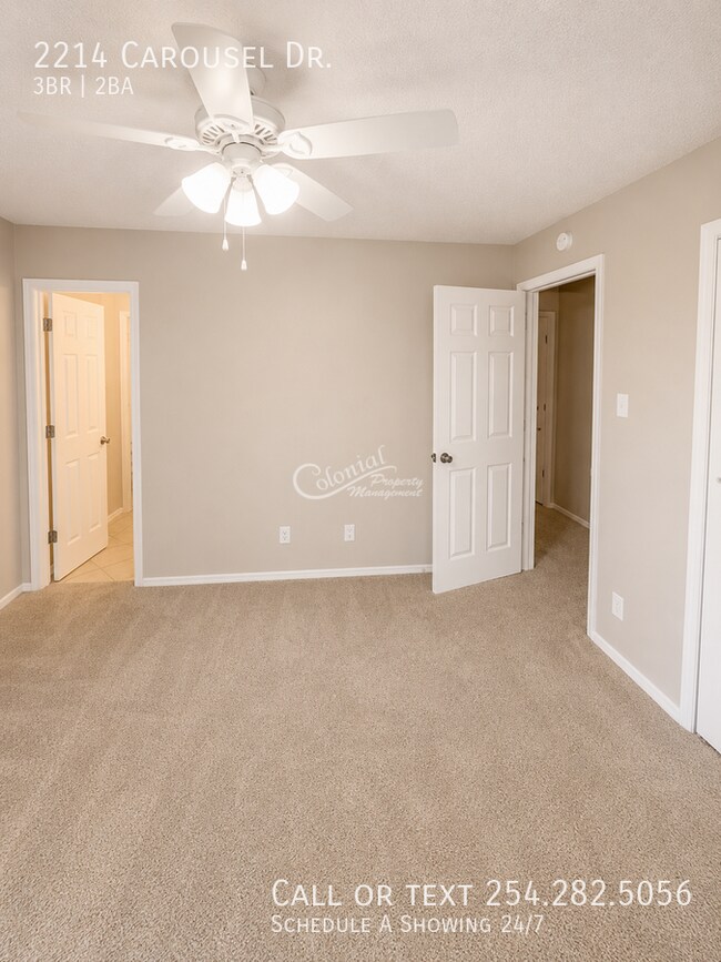 Building Photo - 2214 Carousel Dr