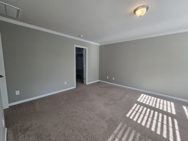 Building Photo - 3917 Valley Side Ct