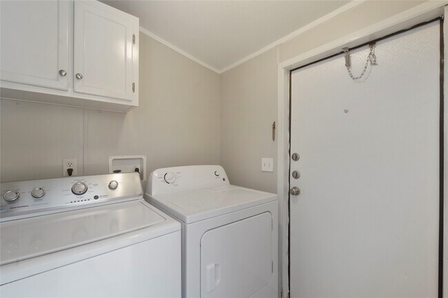 Building Photo - 16333 Lone Corral Ct